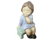 Vorschaubild 1 von Nina Marco Porzellan Dekofigur Mädchen sitzend 11cm Mehrfarbig