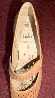 Vorschaubild 5 von Ballerinas Damen Gr. 39 Beige Leder Lochmuster Mary Jane