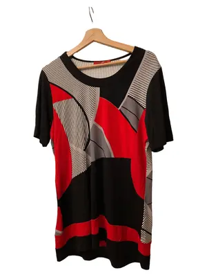LEA H. T-Shirt