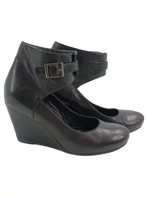 BATA Wedges