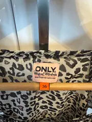 Vorschaubild 2 von Damen Bluse Leopardenmuster Beige Gr. 36 Animal-Print Kurzarm