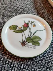 Vorschaubild 2 von Unterteller Walderdbeere Fragaria Vesca Porzellan 10cm Mehrfarbig