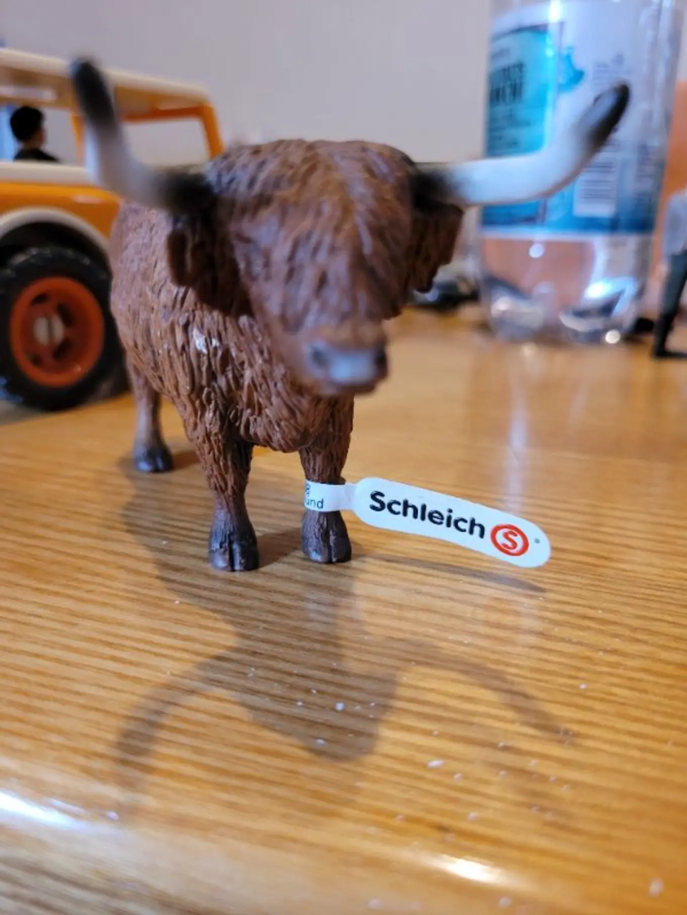 SCHLEICH Spielfigur Highland Cattle Bulle Braun Tierfigur Bauernhof