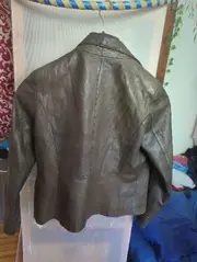 Vorschaubild 3 von Damen Lederjacke Gr. 40 Oliv Modern Reißverschluss