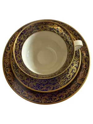 GRAF VON HENNEBERG Tasse und Unterteller