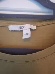 Vorschaubild 5 von Damen T-Shirt Gr. M Oliv Baumwolle Raffungen Casual