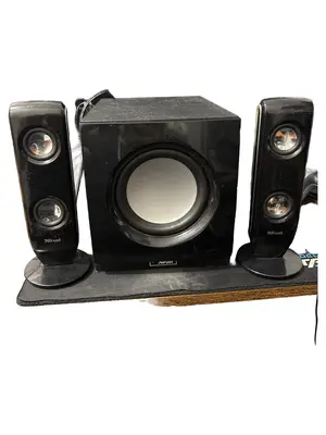 TRUST Lautsprecher Set