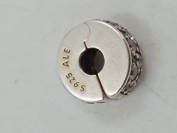 PANDORA Charm Bild 3