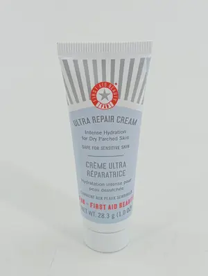 FIRST AID BEAUTY Gesichtscreme