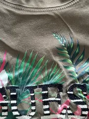 Vorschaubild 4 von Damen T-Shirt Gr. 34 Oliv mit tropischem Print