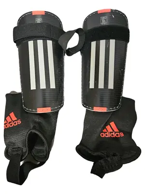 ADIDAS Fussball Schienbeinschoner