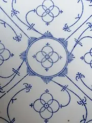 Vorschaubild 2 von Essteller Porzellan Weiß Blau Blumenmuster 24cm Klassisch