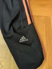 Vorschaubild 7 von Damen Sport Capri Hose 3-Streifen Schwarz Orange Gr. 36/S