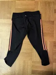 Vorschaubild 3 von Damen Sport Capri Hose 3-Streifen Schwarz Orange Gr. 36/S