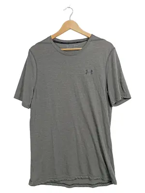 UNDER ARMOUR T-Shirt