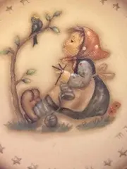 Vorschaubild 3 von M.I. Hummel Jahresteller 978 Mädchen Porzellan Nostalgisch Beige 8cm