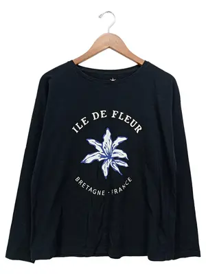 JUVIA Sweatshirt