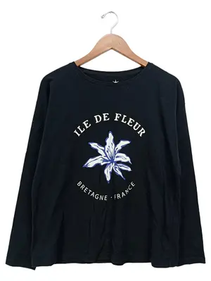 JUVIA Sweatshirt