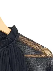 Vorschaubild 2 von Damen Langarmshirt mit Spitze Schwarz Gr. 38;M Feminin