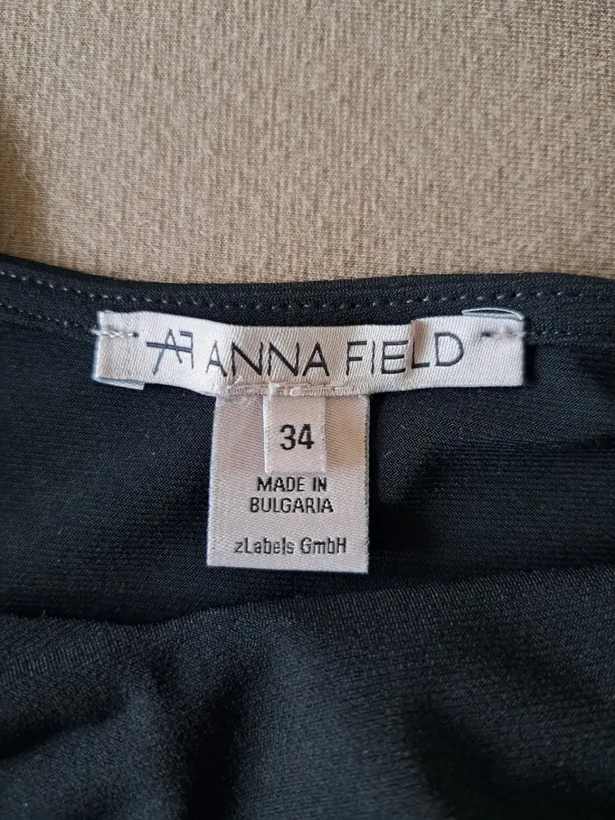 ANNA FIELD Top Bild 2