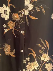 Vorschaubild 4 von Damen Bluse Blumenmuster Gr. 36 Feminin Schwarz Kurzarm