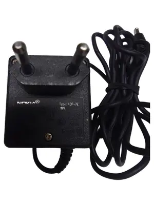 NOKIA Steckdosenladegerät