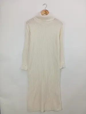 AMARA REYA Strickkleid