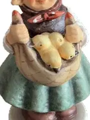 Vorschaubild 3 von Hummel Figur Mädchen mit Korb Küken 385 Keramik 8cm Mehrfarbig
