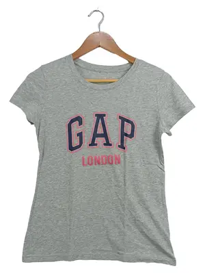 GAP T-Shirt