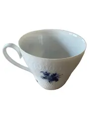 Vorschaubild 1 von Tasse Porzellan Klassisch Mehrfarbig Blumen Dekor Studio-Linie