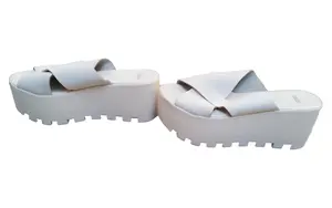 ASOS Plateausandalen