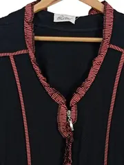 Vorschaubild 3 von Damen Strickjacke Gr. L schwarz rot Rüschen Reißverschluss