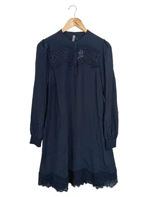 CULTURE Spitzenkleid