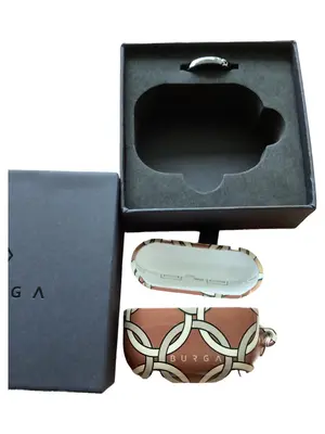 BURGA Etui