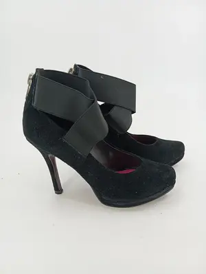 BULLBOXER Pumps