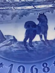 Vorschaubild 3 von Sammelteller 1968 Hund Ruderboot Berge Porzellan Blau