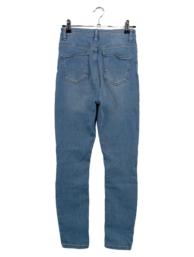 NA-KD Destroyed Jeans Bild 2