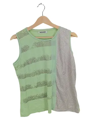 CAKES AND KISSES Top