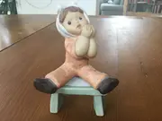 Vorschaubild 2 von Mädchen mit Kopftuch Dekofigur Keramik Beige 13cm Nostalgisch