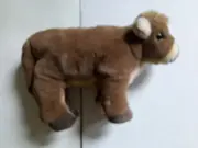Vorschaubild 3 von Stofftier Bulle Braun Kuscheltier Knopf im Ohr 27 cm
