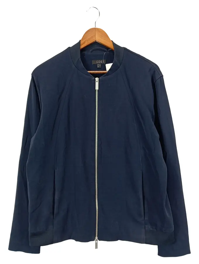 COS Blouson Bild 1