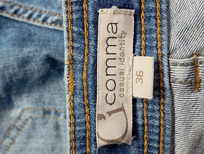 COMMA Destroyed Jeans Bild 3