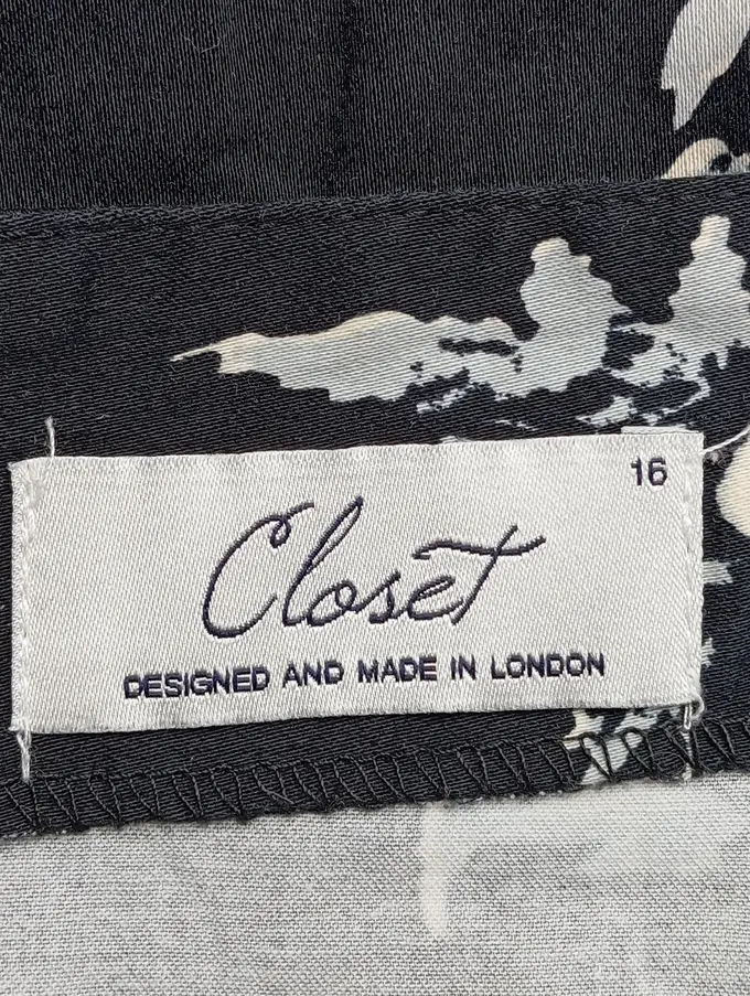 CLOSET LONDON A-Linienrock Bild 3