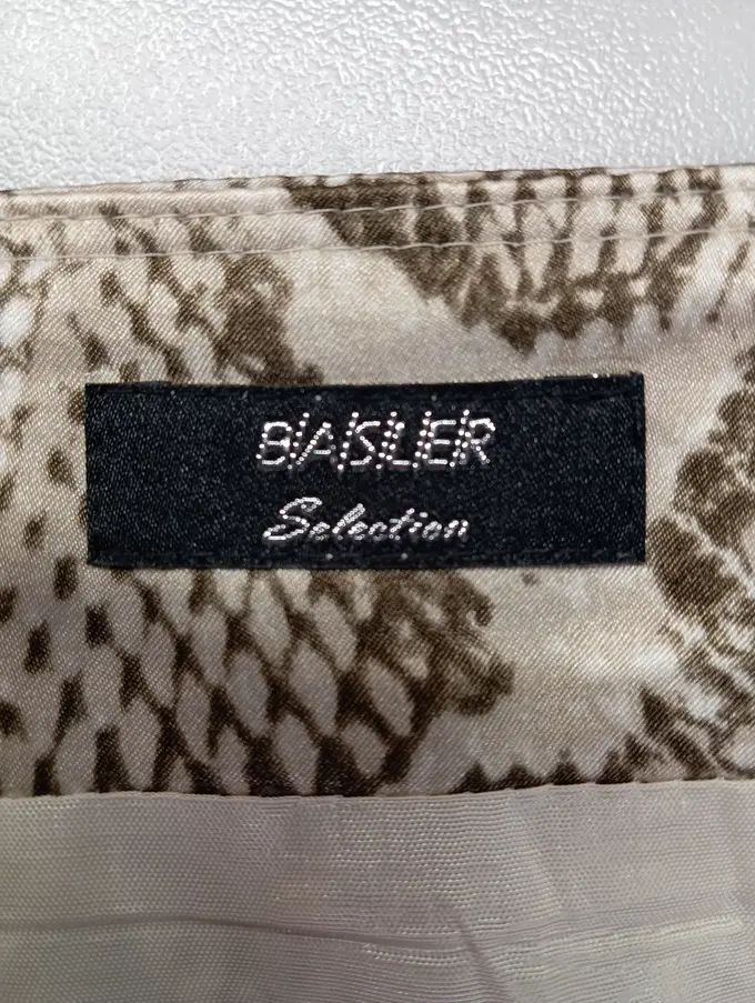 BASLER A-Linienrock Bild 3